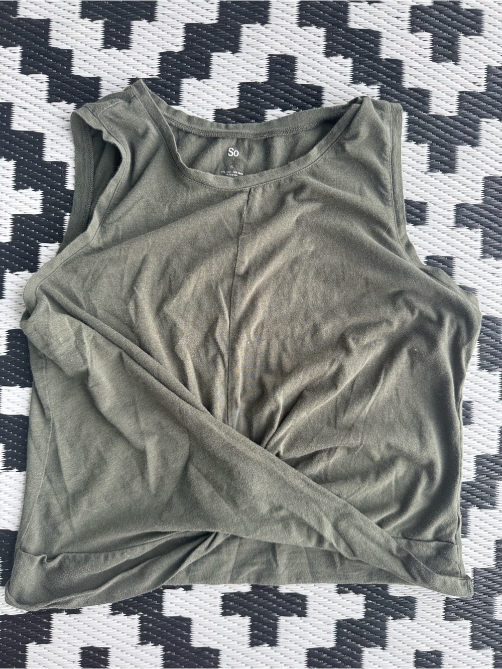 SO Juniors Twist-Front Tank Top bundle - Black, Olive Green, Rust - XL - Picture 7 of 13